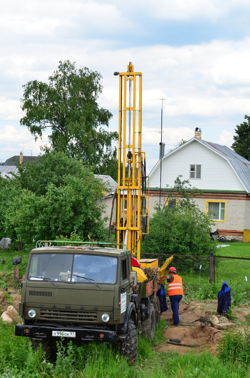 Сколько стоит бурение скважины на участке?